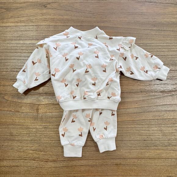 Quincy Mae Tulip Ruffle Fleece Set - Size 3-6m - Picture 4 of 5